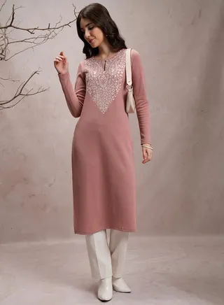 Ribbed Embroidered Straight Fit Kurta 