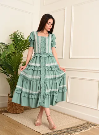 Layered midi dress with short sleeves and lace detailing 