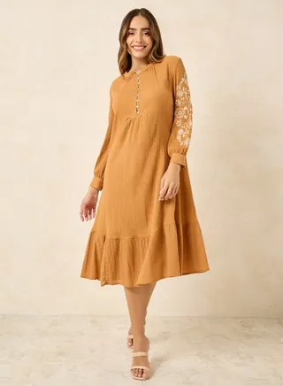 Embroidered Sleeves Mandarin Collar Shift Midi Dress 