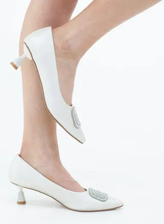 Hayko heel satin court with sqr diamante trim off-white 