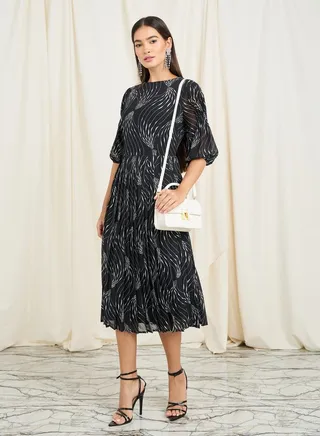 Abstract Print Pleated Detail Shift Midi Dress 