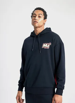 Man Licensed Miami Heat (Nbamia1000) Oversize Fit Sweat Shirt 