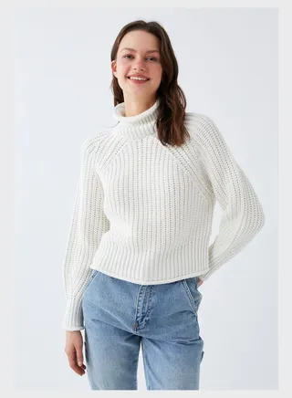 Turtle Neck Sweatshirt