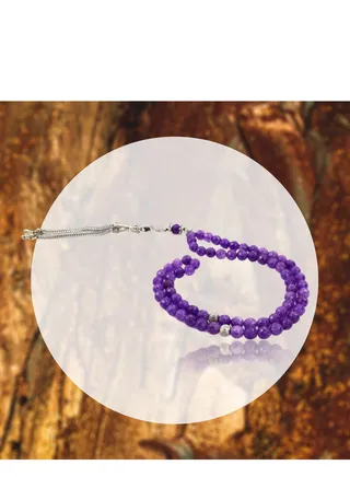 A distinctive and unique agate rosary with its dark purple color, which shows the beauty and elegance of agate 