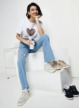 Cutout Detail Mom Jeans 