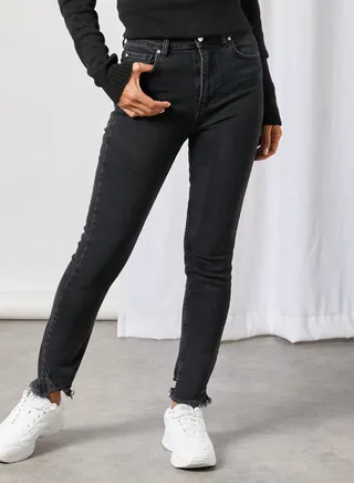 Hen Detail High Waist Slim Fit Jeans Black 