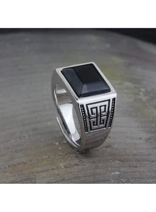 Luxury 925 sterling silver ring. 