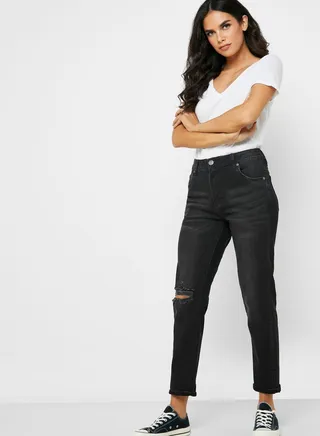 Knee Ripped Straight Jeans 
