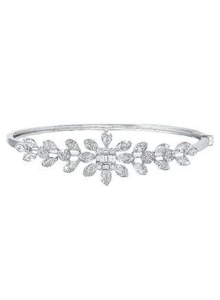18K White Gold Floral Detail Bangle 