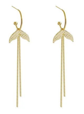Fish Tail Needle Earring 
