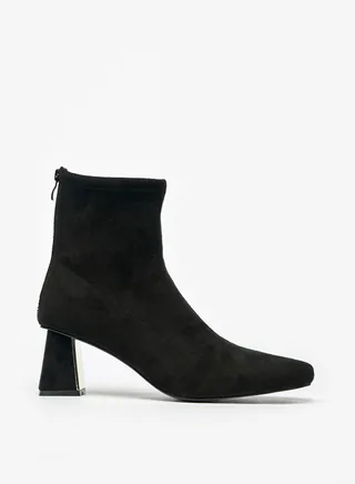 Womens Solid Boots With Flared Heels And Zip Closure By Shoexpress 