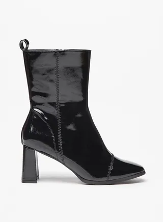 Women Solid Boots with Block Heels and Zip Closure 