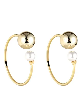 Elegant Design Hoop Earrings 