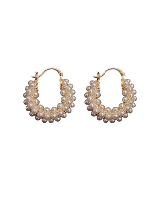 Delicate Pearl Round Earrings 
