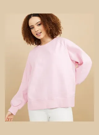 Regular Length Raglan Sleeves Regular Fit Sweatshirt