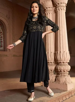 Floral Black Printed Kurta with Trousers 