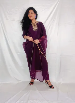 PRIYA’S PANACHE Stunning Embellished Kurta-Pant Suit with Organza Dupatta. 