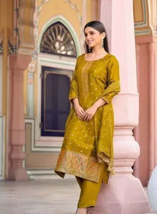 Designer Salwar Kameez With Dupatta 