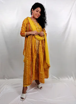 PRIYA'S PANACHE Stylish Yellow Muslin Straight Kurta Pant Dupatta Set - Designer Festival Traditional Ethnic Indian Partywear For Women 