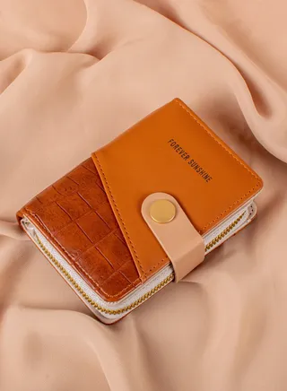 Leather Flip Wallet & Card Holder with 10 Pockets and Zipped Pocket Brown 