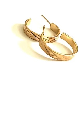 Engraved Gold Semi Circled Earrings 