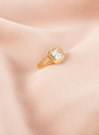 Chinese Gold Zirconic Ring Size 9/19 