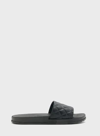 Quitled Strap Slides