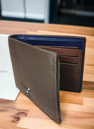 Pocket Wallet | Multi-functional | Stylish with Clip Closure | 2 Card Slots on Each Side | 5 ID Windows | 3 Compartments | Perfect Way to Organize Your Essentials 