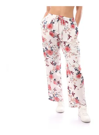 Wide elastic pajama pants in the middle 