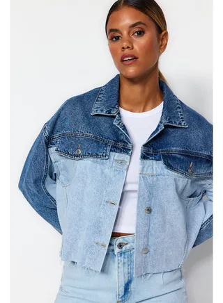 Blue Color Block Trucker Denim Jacket TWOAW24CE00058 
