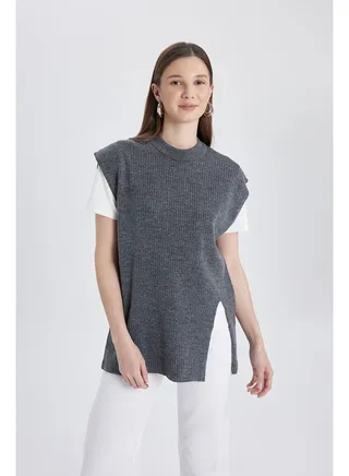 Woman Regular Fit Crew Neck Tricot Vest 