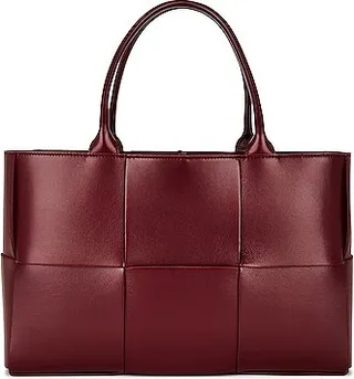 Bottega Veneta Medium Arco Tote in Wine