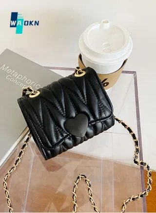 Stylish Heart Shape Shoulder Bag for Girls, Square Crossbody Bag Messenger Bag for Kids, Key Coin Handbag for Teenagers, Chain Children Accessories Coin Purse Small Bag(Black) 