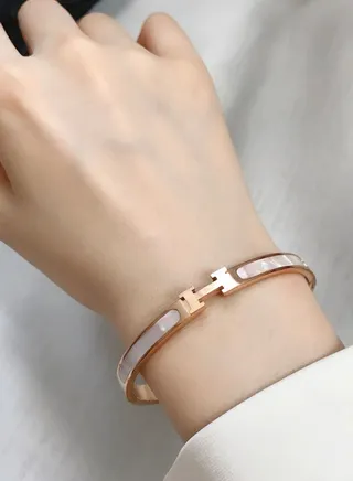 Stainless Steel Bracelet Decorated with An Artificial Marble Stone, in A Modern Design for Women 