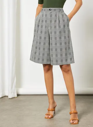 Kyrias Checkered Knee Length Shorts Grey 