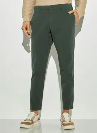 Iconic Solid Relaxed Fit Chinos 