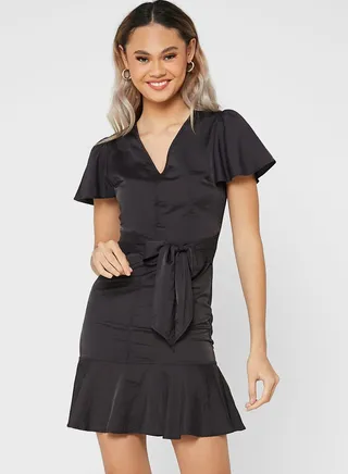 Tie Up Dress With Ruffle Sleeves 