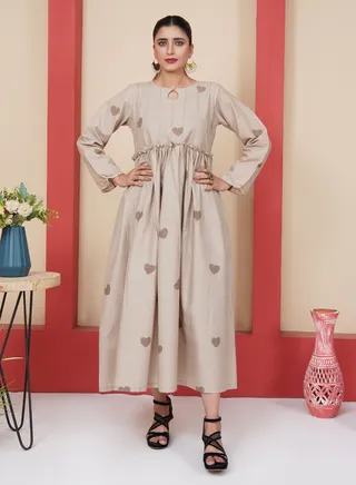 Radiate Love: Pure Cotton Heart Print Maxi Jalabya - A Four-Season Delight with Keyhole Neck in Skin Color and Elegant Long Sleeves 