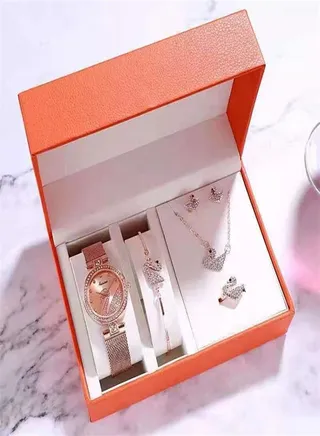 5 Pieces Set Consisting Of A watch A Necklace A Ring And An Earring 
