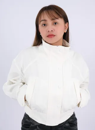 Women’s High Neck Double Pockets Button Down Jackets in New Cream 