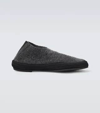 Knit slippers
