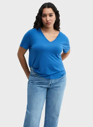 V-Neck T-Shirt 