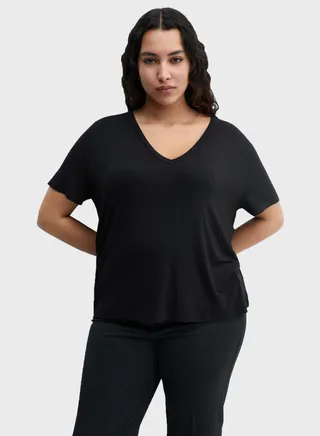 V-Neck T-Shirt 