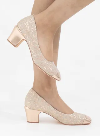 Delilah comfy court shoe champagne 