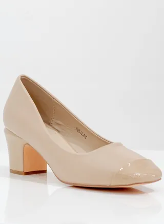 Delilah comfy court shoe nude 