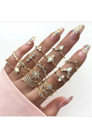 17 Pcs Women Rings Set Knuckle Rings Gold Bohemian Rings for Girls Vintage Gem Crystal Rings Joint Knot Ring Sets for Teens Party Daily Fesvital Jewelry Gift 
