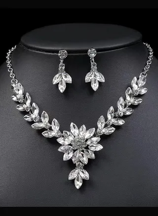 Silver Color Bridal Wedding Jewelry Set Bridesmaid Party Choker Necklace Water Drop Pendant Earrings Sets for Women and Girls Zircon Dinner Dress Accessories 