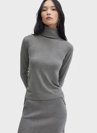Turtle Neck Knitted Sweater 
