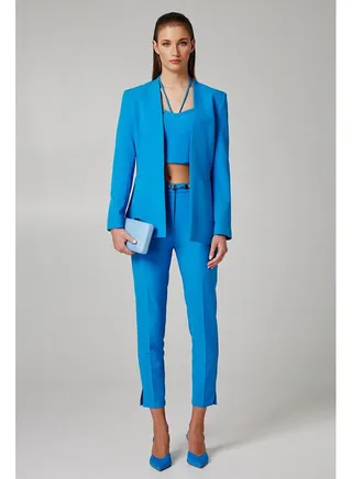 Collarless blazer 