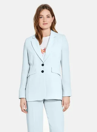 Fitted blazer in flowing fabric 